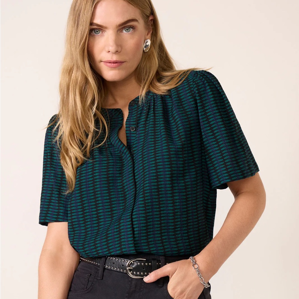 NWOT Evereve Short Sleeve Blouse, S